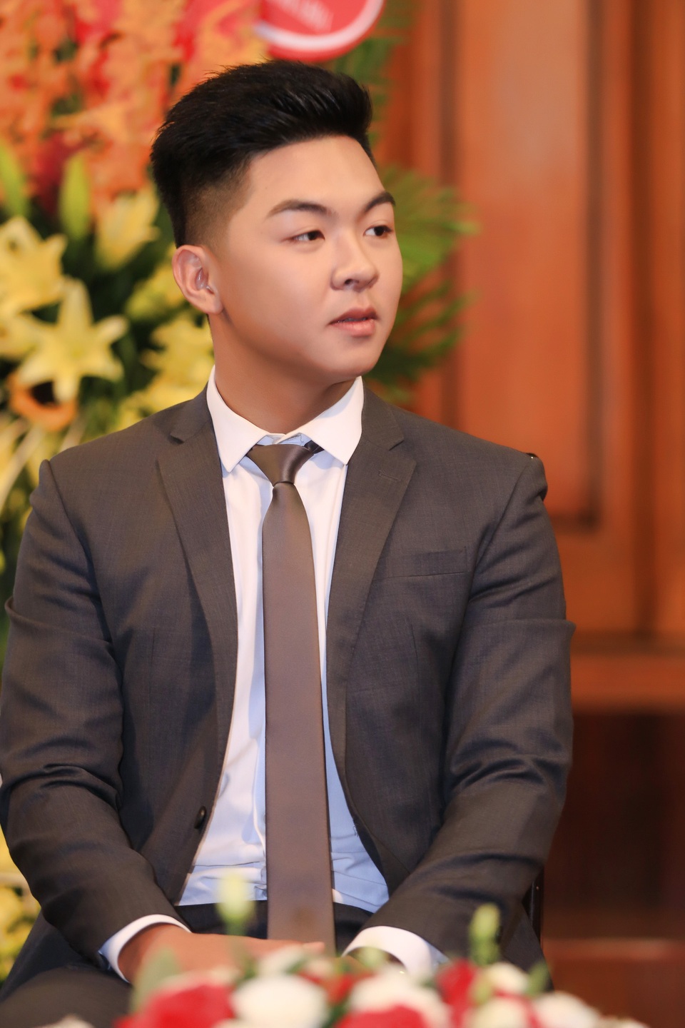 Giọng bass vàng làng Opera Việt hát ca khúc của nhạc sỹ Giáng Son - 2 Phan Trung Kiên vừa giành huy chương vàng tại Hồng Kông.