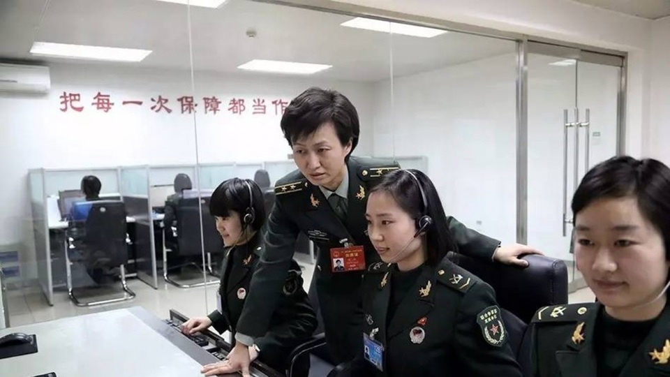 Tiết lộ mạng lưới "điện thoại đỏ" tối mật của quan chức Trung Quốc - 1 Đơn vị phụ trách thông tin liên lạc Trạm điều hành Kênh 1 của Trung Quốc chỉ gồm toàn nữ giới (Ảnh: SCMP)