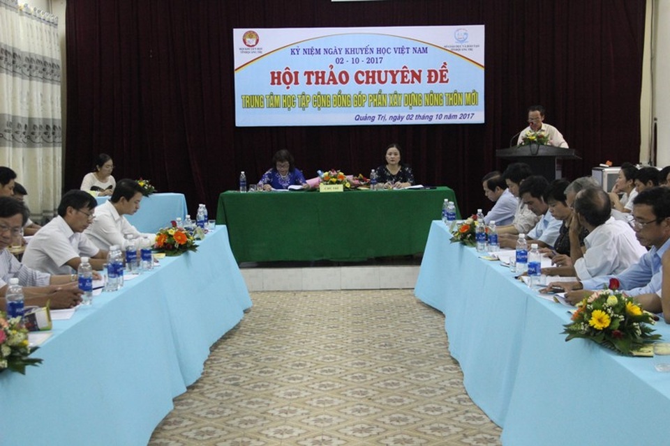Quảng Trị: Trung tâm học tập cộng đồng - thiết chế giáo dục hướng đến mọi người dân - 3 Đại diện các địa phương trình bày tham luận về Trung tâm HTCĐ