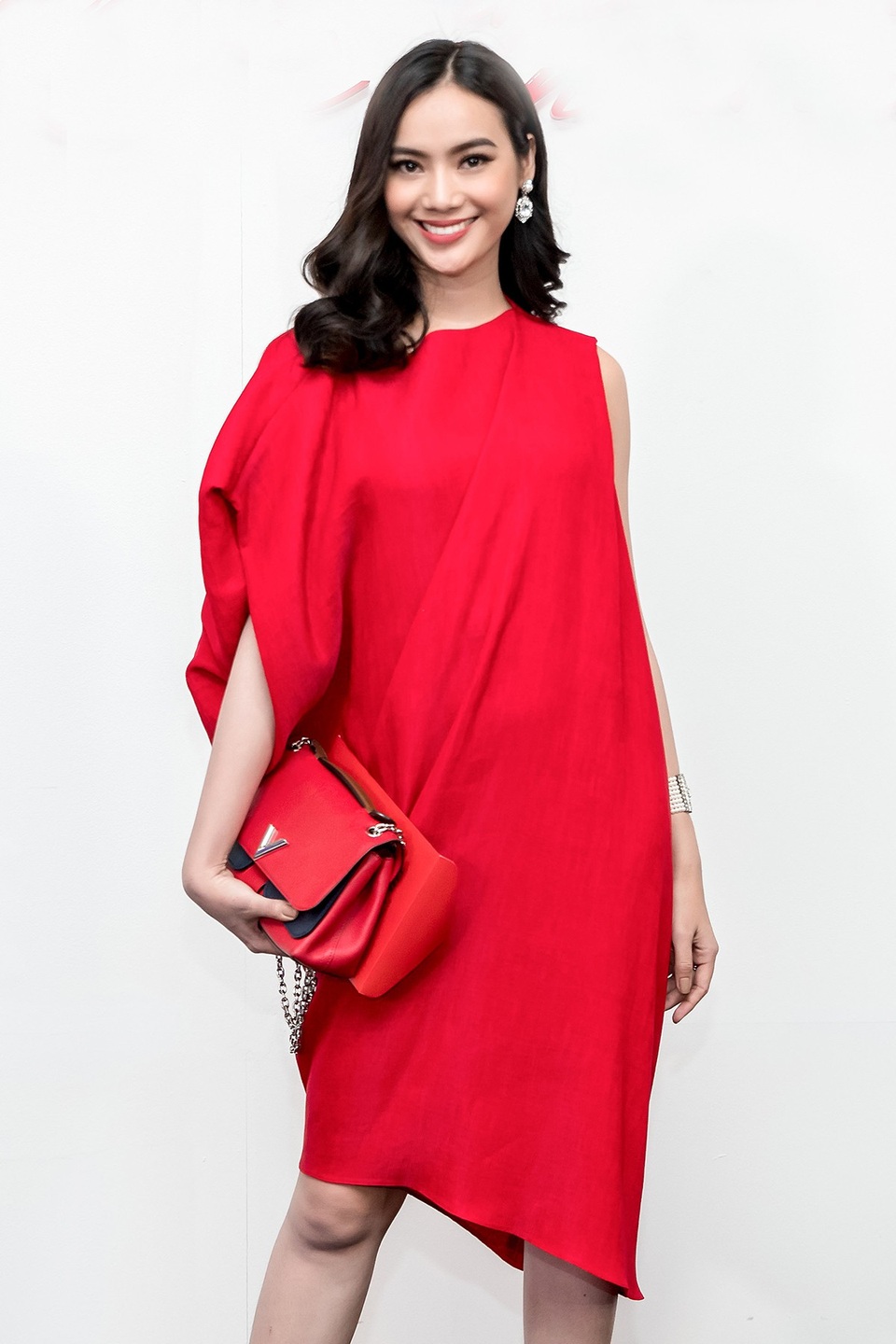 Dàn sao Việt rạng rỡ với sắc đỏ - 26