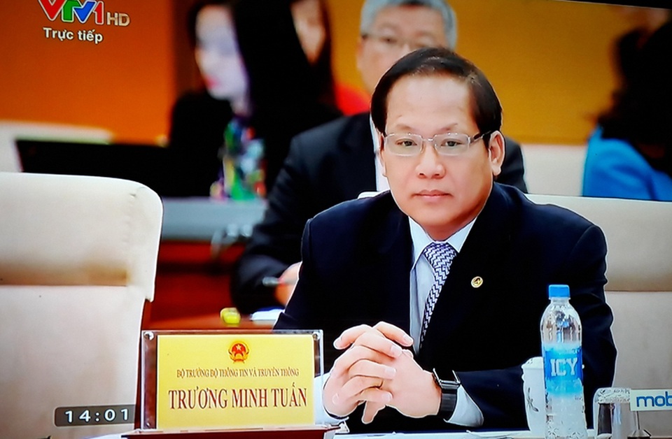 Bộ trưởng, Chủ tịch tỉnh cũng là nạn nhân của sim rác - 1 Bộ trưởng Trương Minh Tuấn tại phiên chất vấn