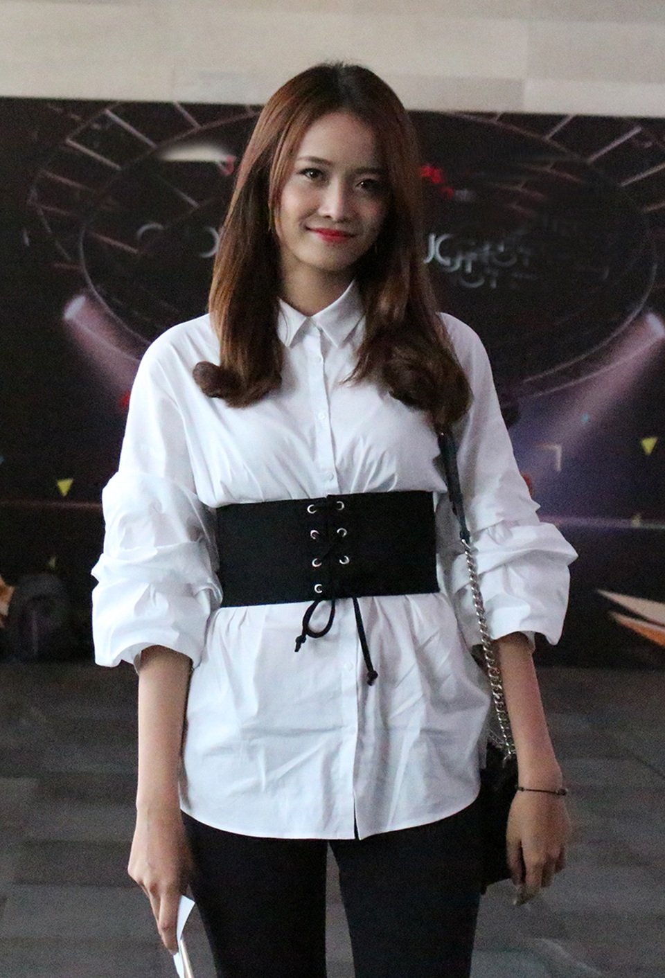Lilly Nguyễn và Khánh Ngân làm giám khảo casting The Face 2017 - 6 Bên cạnh đó, sự xuất hiện của siêu mẫu châu Á Trương Mỹ Nhân trong chương trình cũng cũng gây bất ngờ không kém. “Có rất nhiều bạn đẹp hơn, trẻ hơn, cũng khiến tôi lo ngại, nhưng tôi tin vào bản thân mình. Tôi cũng có tài năng của riêng mình và sẽ thể hiện hết những gì bản thân có”, siêu mẫu cho biết.