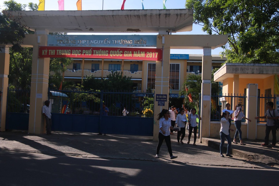 Một thí sinh phải bỏ hai môn thi vì ngộ độc thức ăn - 1 Trường THPT Nguyễn Thượng Hiền - nơi thí sinh N. dự thi