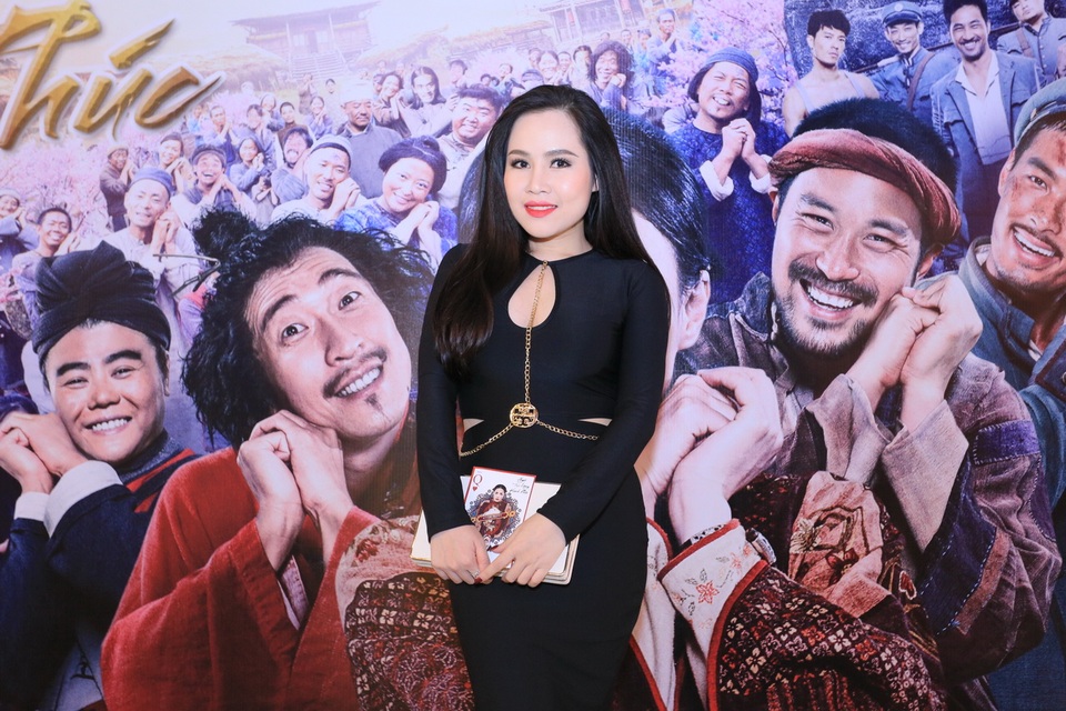 BTV Công Tố bảnh bao đến xem phim có Thư Kỳ đóng - 4 Các diễn viên trẻ hào hứng đến xem phim do Thư Kỳ thủ vai chính. Ảnh: VN.