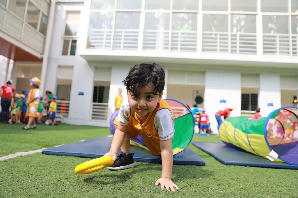 Phát triển khả năng ngôn ngữ và các kỹ năng xã hội quan trọng là điều nhiều bố mẹ mong chờ tại các chương trình giáo dục hè.