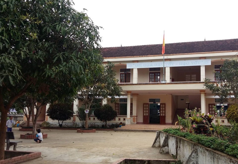 Cảnh cáo, đình chỉ dạy học giáo viên phạt 23 học sinh vì làm bài kém - 1 Trường Tiểu học Diên Lãm nơi xảy ra sự việc (ảnh Huệ Nguyễn)