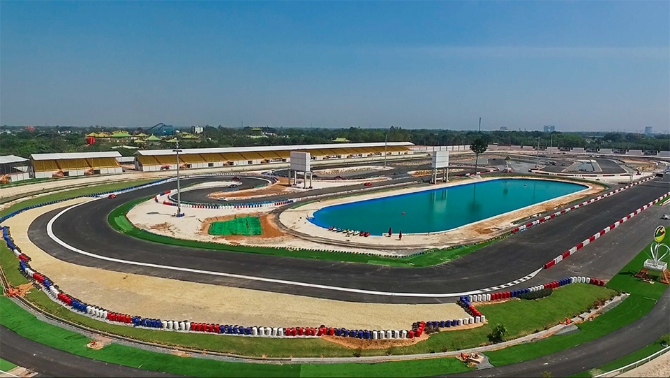 Trường đua ngựa "triệu đô" sắp hoạt động - 2 Toàn cảnh trường đua trị giá trăm triệu USD của ông Dũng lò vôi.