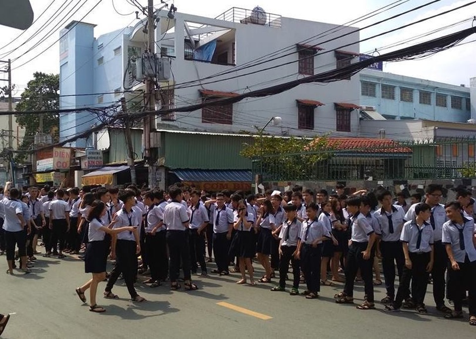 Sau vụ cháy, Hiệu trưởng viết thư cảm ơn học trò - 1 Sau vụ cháy, Hiệu trưởng viết thư cảm ơn học trò - 1