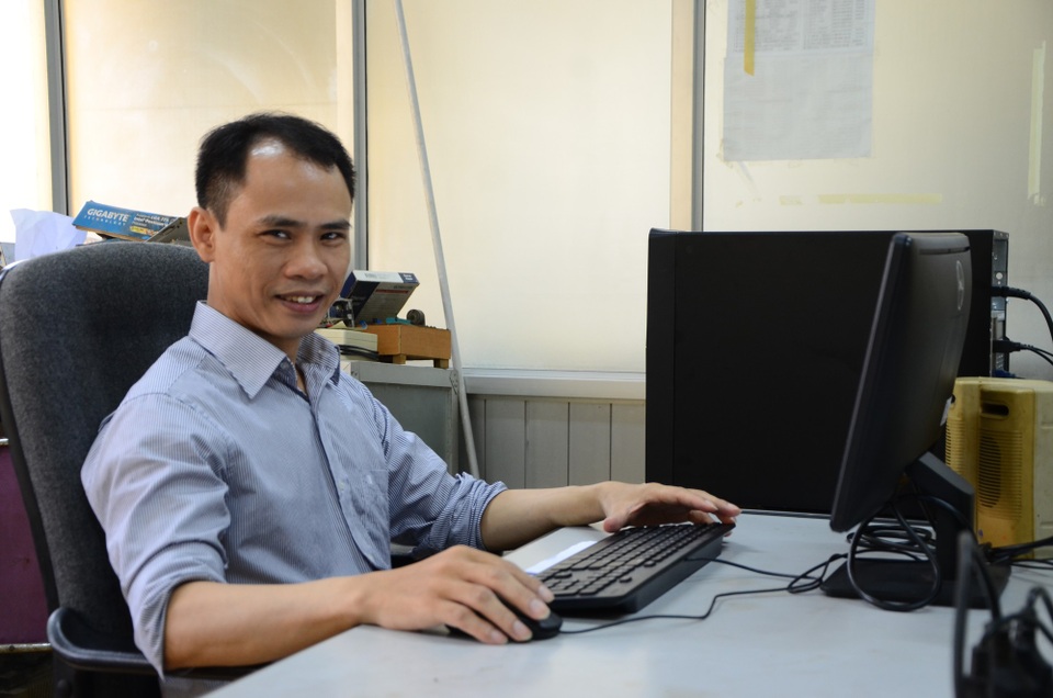 PGS Nguyễn Văn Hồng: Chứng minh nghiên cứu “made in VietNam” trên các tạp chí quốc tế - 2
“Người làm khoa học như tôi luôn làm những gì mình yêu thích. Đứng trước mỗi khó khăn, tôi luôn tìm các giải pháp để vượt qua” – PGS.TS Hồng bộc bạch.