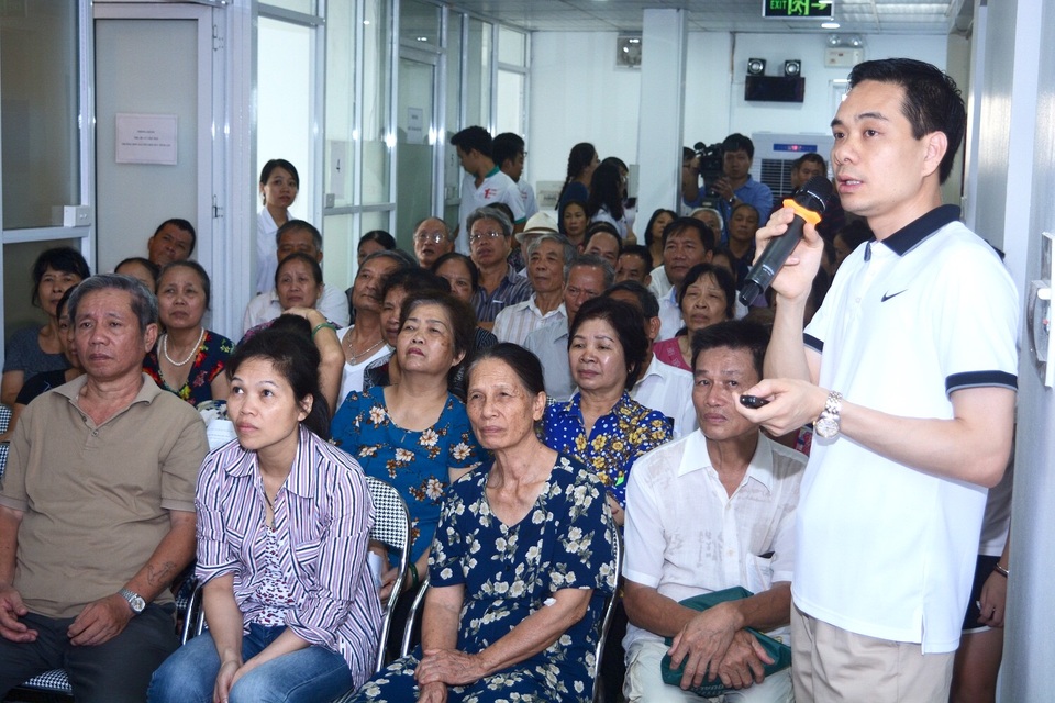 Những dấu hiệu cảnh báo bạn có thể bị tăng huyết áp nguy hiểm - 2 TS.BS Nguyễn Đức Long khuyến cáo người dân có chế độ dinh dưỡng hợp lý, lành mạnh, tăng cường vận động để giảm nguy cơ cao huyết áp. Ảnh: T.H