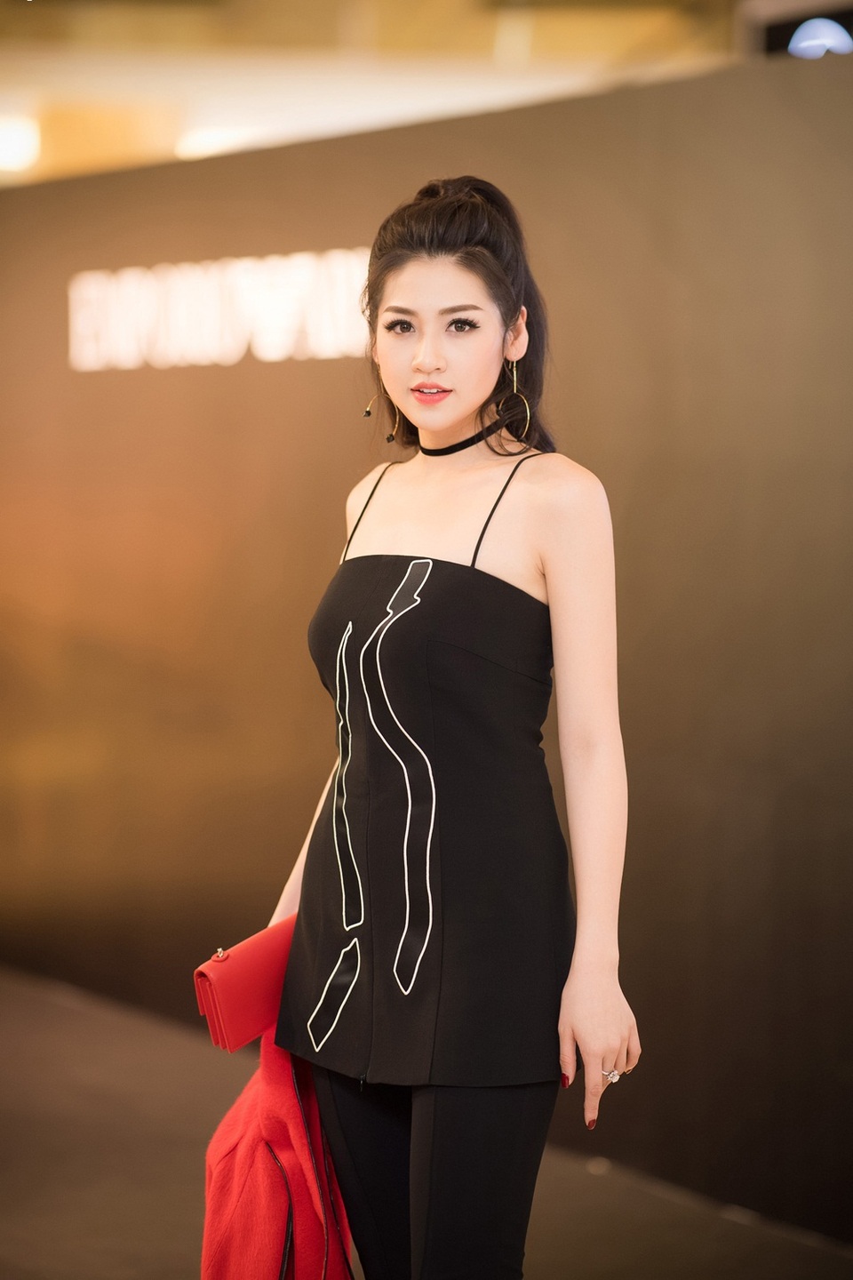 Á hậu Tú Anh phủ nhận chuyện “hả hê”, “mỉa mai” khi Huyền My trượt Top 5 - 7 Tú Anh diện trang phục cá tính tại sự kiện.