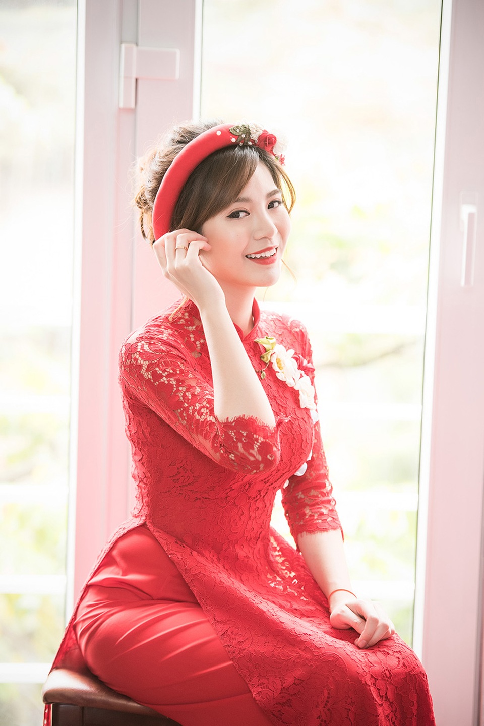"Hot girl MU" Tú Linh đẹp rạng ngời trong lễ ăn hỏi - 3
Trước đó Tú Linh cùng chồng sắp cưới đã chụp ảnh ở nước Ý, Pháp và Việt Nam.