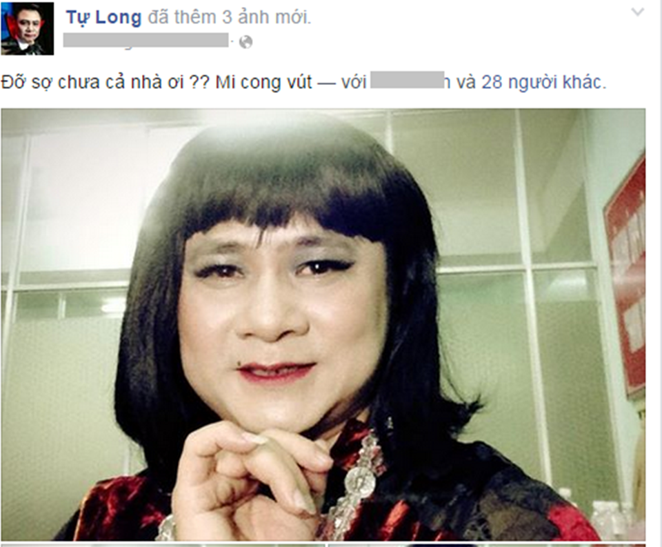 Bật cười ngắm Quang Thắng, Xuân Bắc, Tự Long... giả gái - 3 Danh hài Tự Long hóa thân thành cô nàng điệu đà với mi cong vút sắc nét và tự tin khoe với công chúng: Đỡ sợ chưa cả nhà ơi, mi cong vút.