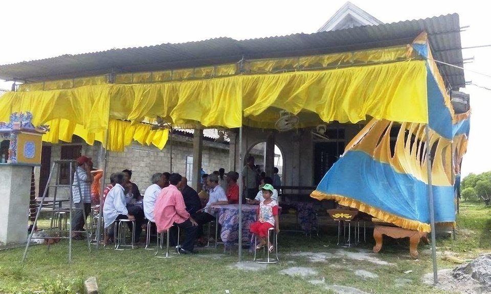 Vụ tử vong do bạch tuộc cắn: Cảnh báo loài bạch tuộc đốm xanh nguy hiểm - 2 Đám tang của nạn nhân