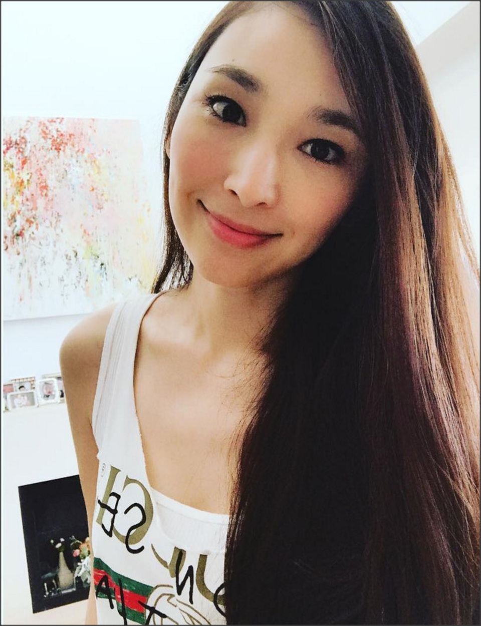 
Ở tuổi 39, Ngô Bội Từ vẫn đẹp rạng ngời và quyến rũ. Cô từng là một trong những chân dài hàng đầu của Đài Loan trong những năm 2000. Với chiều cao lý tưởng, thân hình cân đối và lối trình diễn cuốn hút, Bội Từ từng là gương mặt quảng cáo cho nhiều nhãn hiệu.
