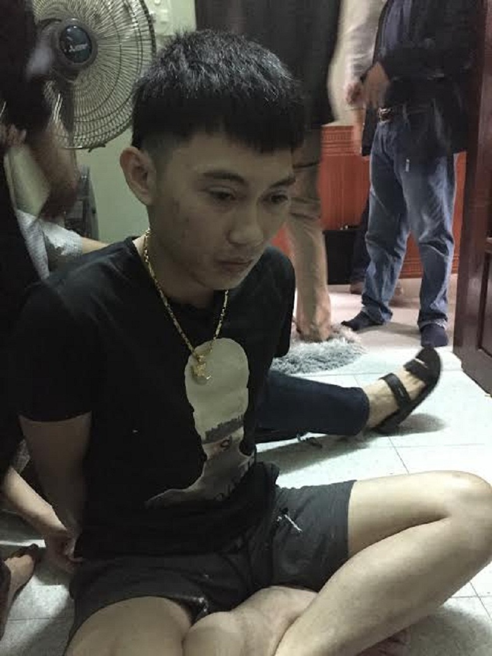 Trước đó, lực lượng Công an Quảng Bình cũng đã bắt giữ đối tượng Võ Hữu Tùng, khi đối tượng đang có hành vi mua bán trái phép chất ma túy. (Ảnh T.T)