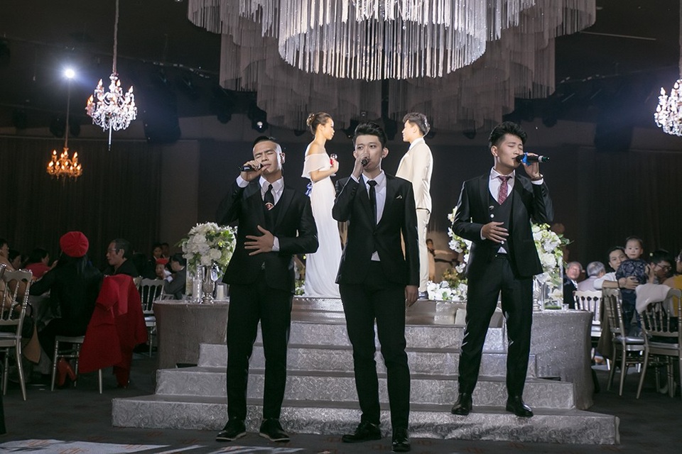 Tùng Linh - nhóm Oplus bất ngờ cưới vợ là giảng viên trường báo chí - 7 Tùng Linh - nhóm Oplus bất ngờ cưới vợ là giảng viên trường báo chí - 7