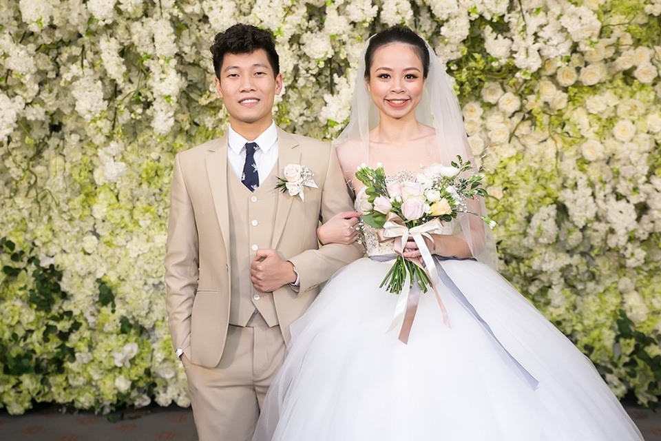 Tùng Linh - nhóm Oplus bất ngờ cưới vợ là giảng viên trường báo chí - 2 Tùng Linh - nhóm Oplus bất ngờ cưới vợ là giảng viên trường báo chí - 2