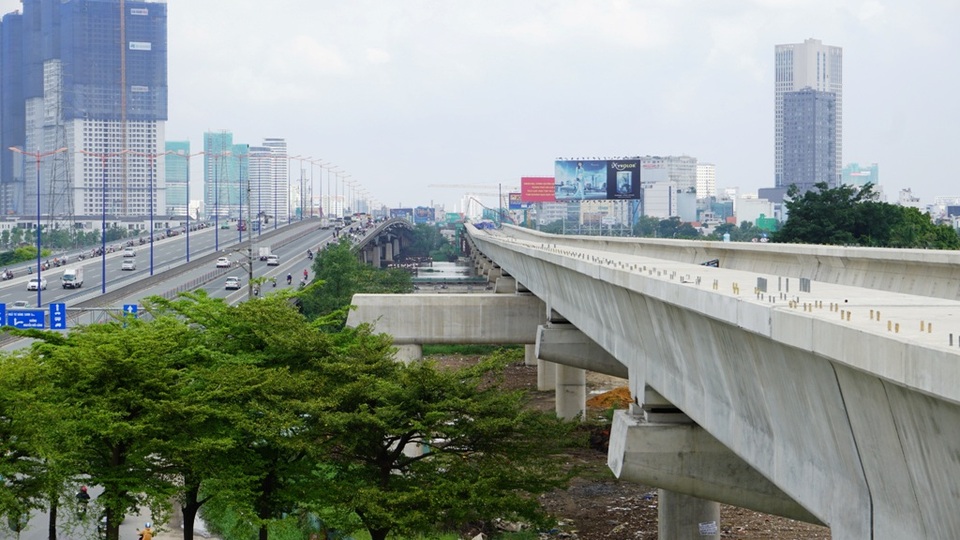 Hạ tầng giao thông TPHCM kém xa Hà Nội! - 2 Tuyến metro Bến Thành - Suối Tiên có nguy cơ chậm tiến độ vì chậm thanh toán tiền cho nhà thầu thi công
