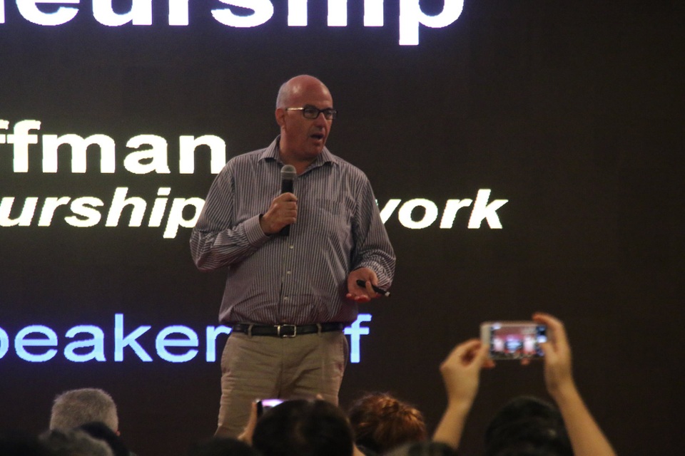 Tỷ phú Jeff Hoffman nói chuyện khởi nghiệp tại Đà Nẵng - 1 Tỷ phú Jeff Hoffman nói chuyện khởi nghiệp tại Đà Nẵng