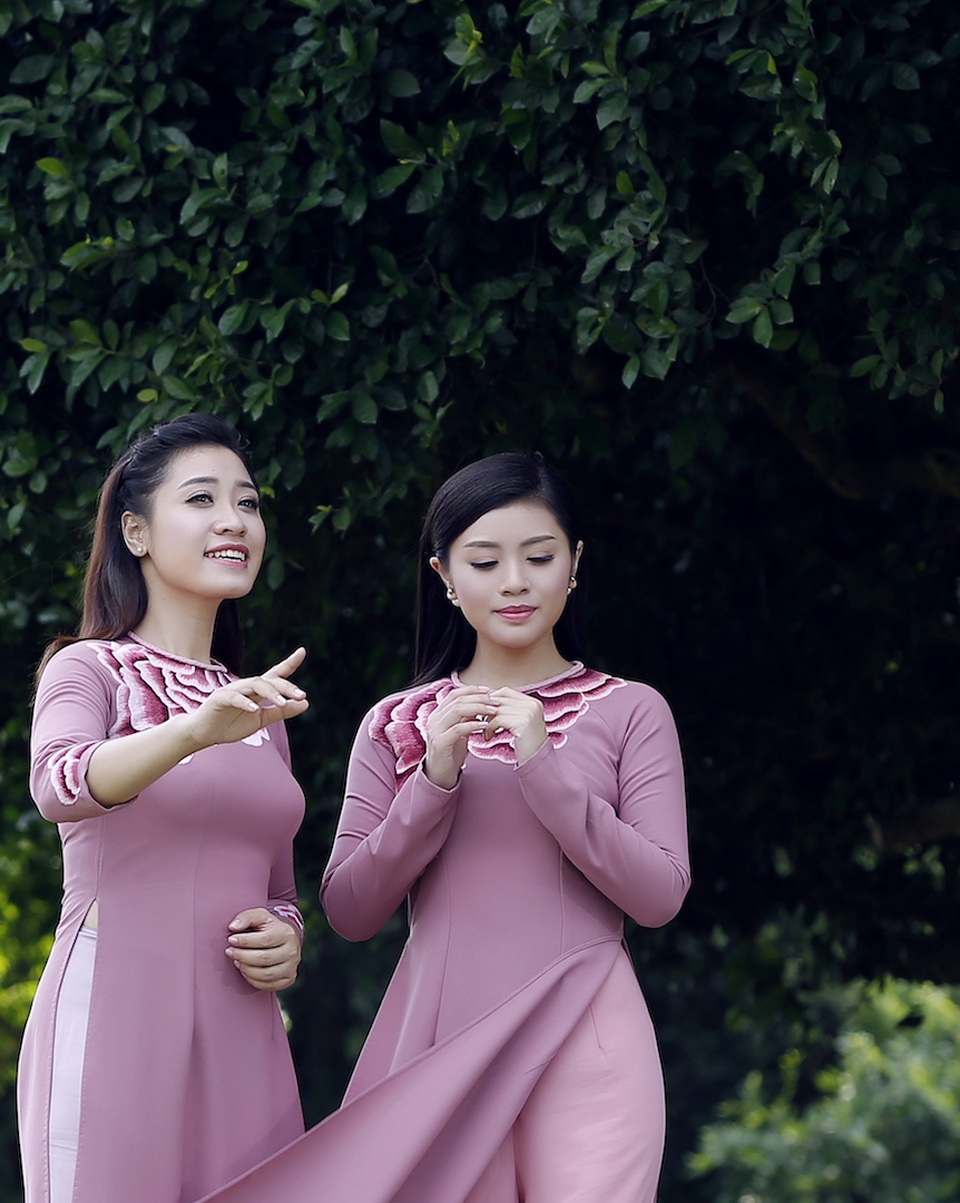 Bích Hồng - Thu Hằng.