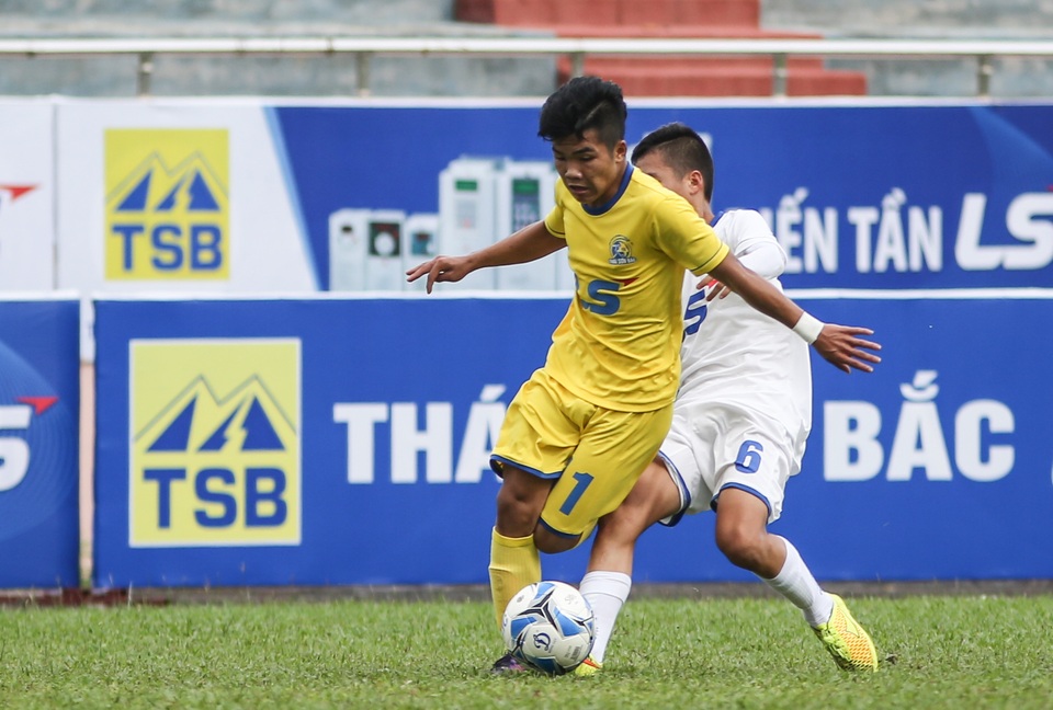 SL Nghệ An sớm giành vé vào bán kết giải U15 quốc gia 2017 - 1 SL Nghệ An vượt qua HA Gia Lai để giành vé vào bán kết