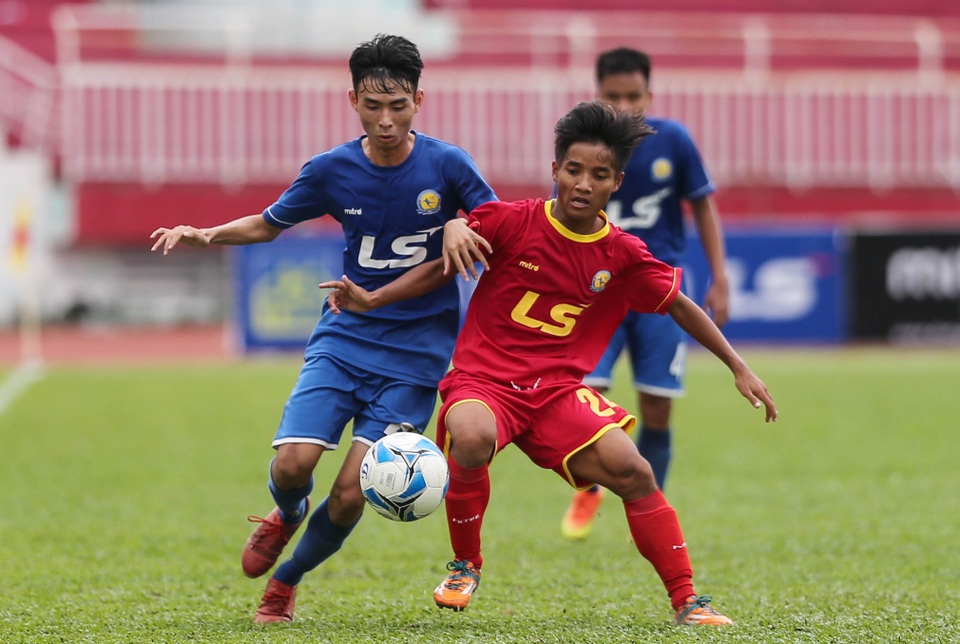 PVF và Viettel vào chung kết giải bóng đá U17 quốc gia 2017 - 1 PVF (áo xanh) lần thứ 5 liên tiếp vào chung kết giải U17 quốc gia