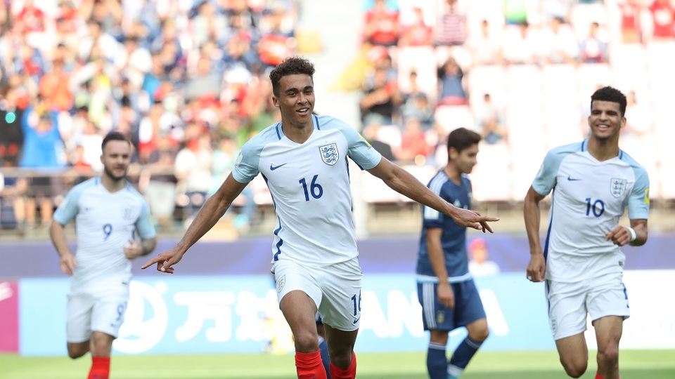 Calvert-Lewin ăn mừng bàn thắng mở tỷ số vào lưới U20 Argentina