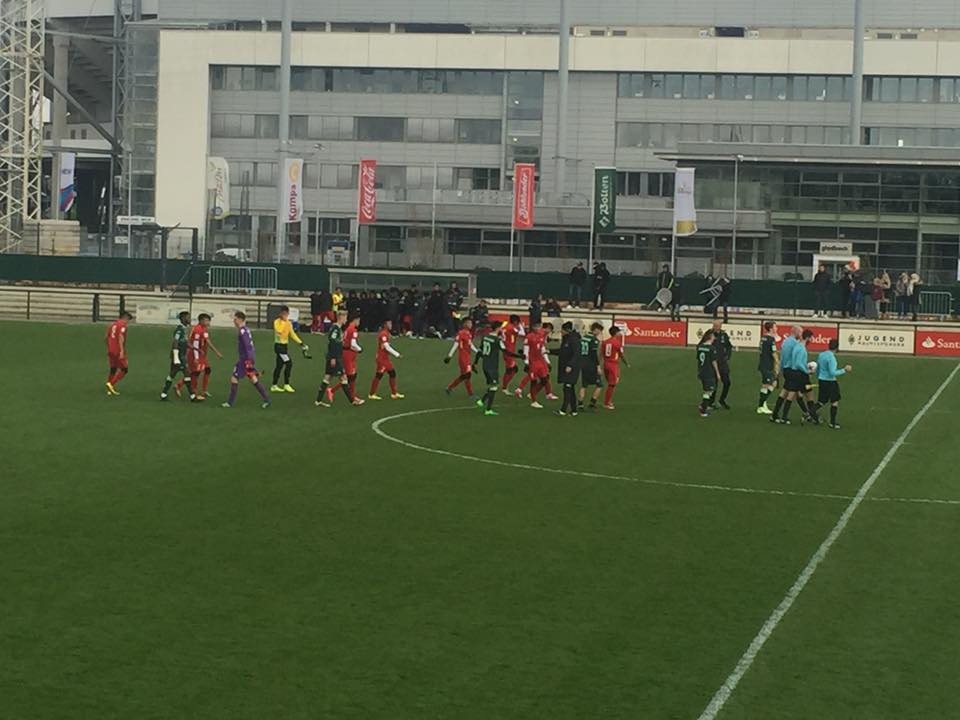 U20 Việt Nam thua 0-1 trước U23 Moenchengladbach - 1
U20 Việt Nam đang làm quen với khi hậu tại Đức