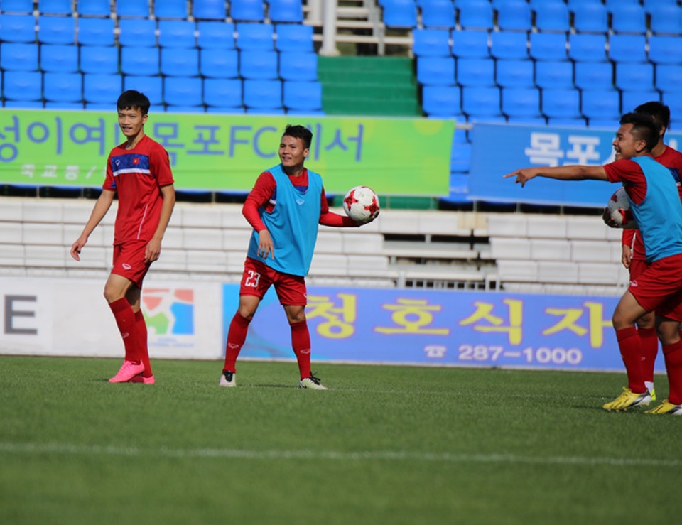 Cầu thủ U20 Việt Nam “cười hết cỡ” khi chơi đùa với bóng - 4
Bầu không khí vui vẻ bao trùm toàn đội