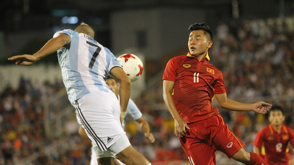 HLV Hoàng Anh Tuấn: “U20 Việt Nam thua đậm U20 Argentina là chuyện bình thường” - 2 U20 Argentina có trình độ chênh lệch so với U20 Việt Nam (ảnh: Trọng Vũ)