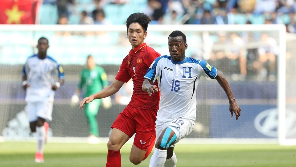 U20 Việt Nam 0-2 U20 Honduras: Thất bại đáng tiếc - 4
Honduras đang chơi đầy khó chịu và đeo bám rất sát