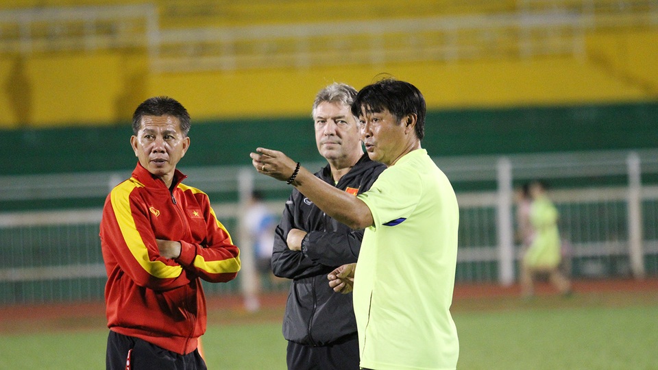 U20 Việt Nam rèn quân trước trận đấu với U20 Argentina - 6 ... và tham khảo ý kiến của trợ lý Trần Minh Chiến