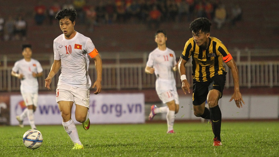 Công Phượng đeo băng đội trưởng của U22 Việt Nam? - 1 Ở trận giao hữu với U22 Malaysia cách nay không lâu, Công Phượng mang băng đội trưởng của U22 Việt Nam (ảnh: Trọng Vũ)
