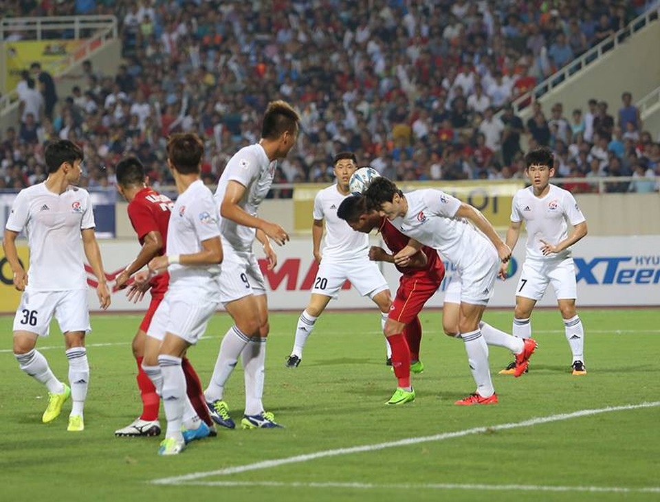 Văn Toàn lập công, U22 Việt Nam đánh bại Ngôi sao K-League - 5
Trận đấu đang diễn ra đầy hấp dẫn - Ảnh: An An