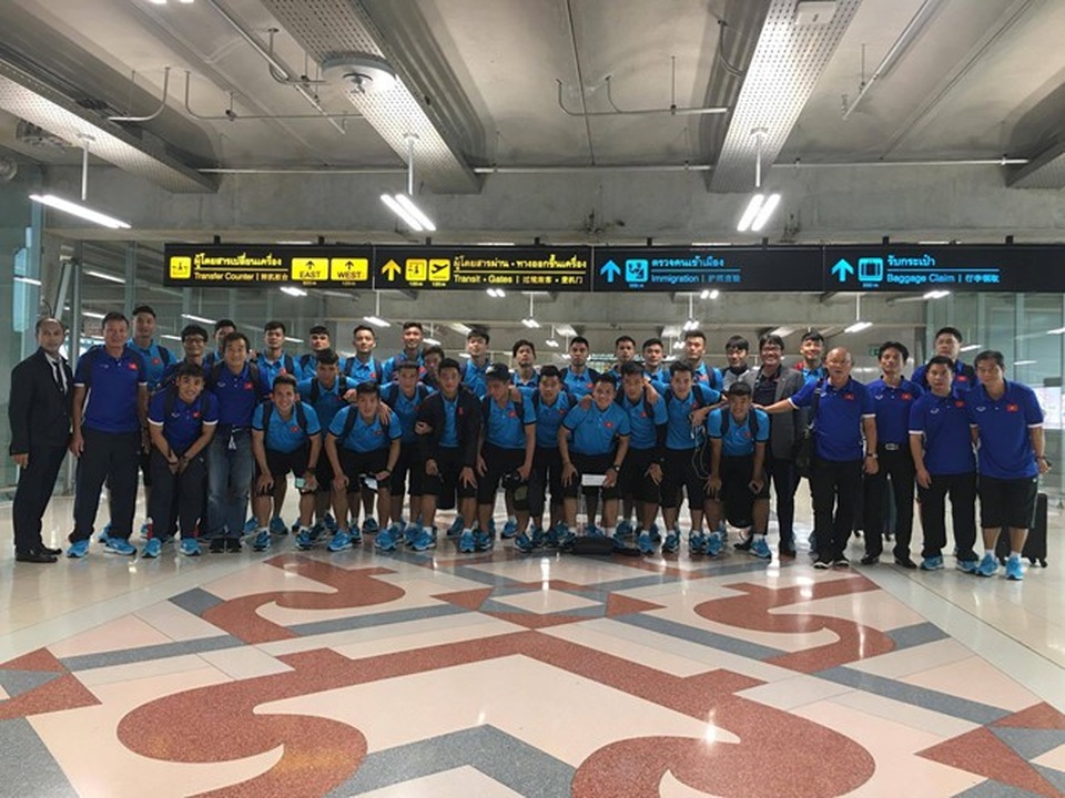 U23 Việt Nam đổ bộ Buriram, sẵn sàng cho M-150 Cup - 1
U23 Việt Nam đã có mặt tại Buriram, Thái Lan