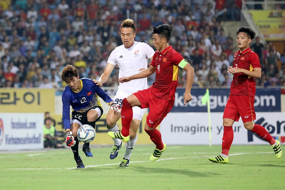 Văn Toàn lập công, U22 Việt Nam đánh bại Ngôi sao K-League - 2
Thủ thành Minh Long và thủ quân Tiến Dũng đã có trận đấu xuất sắc - Ảnh: Gia Hưng
