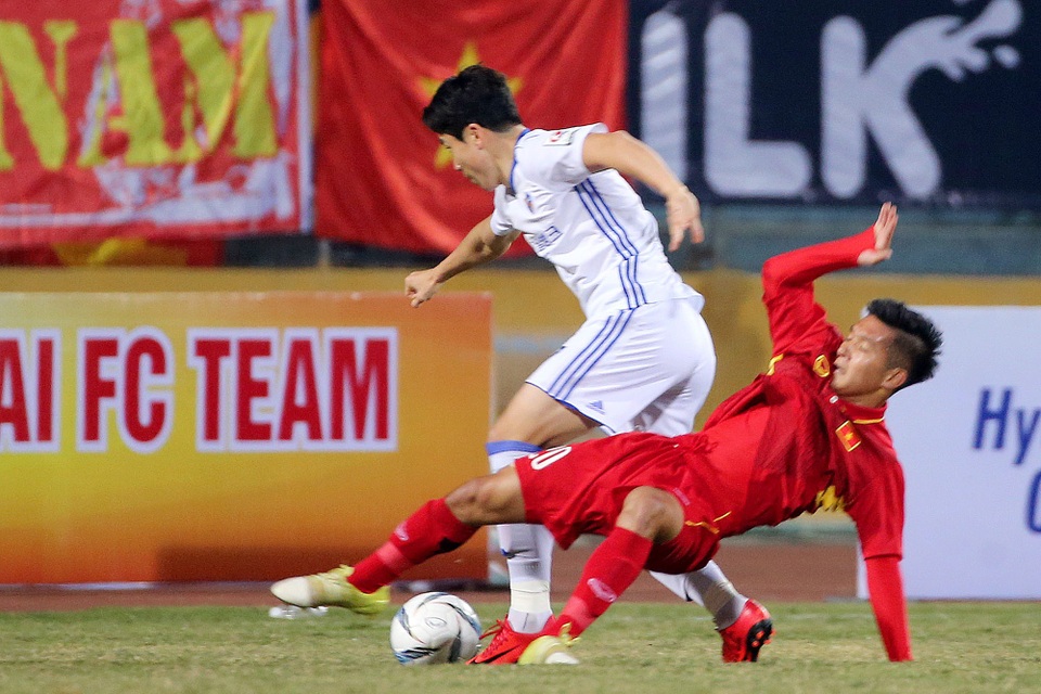 U23 Việt Nam 2-3 Ulsan Hyundai: Văn Toàn, Đức Chinh ghi bàn - 1
Trận đấu diễn ra đầy hấp dẫn ở hiệp 2