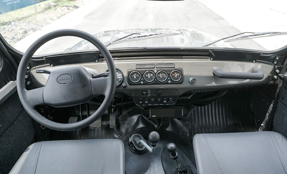UAZ Hunter có thêm phiên bản diesel tại Việt Nam - 2 UAZ Hunter có thêm phiên bản diesel tại Việt Nam - 2