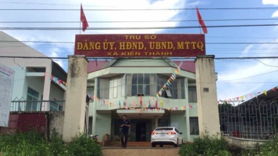 Đề xuất cách chức Chủ tịch xã sử dụng bằng cấp 3 không hợp lệ - 1
UBND xã Kiến Thành nơi ông Sáng công tác (ảnh CTV)