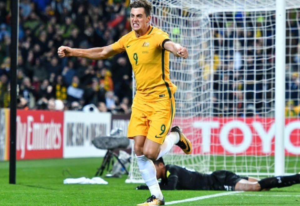 Thái Lan khiến Australia suýt mất vé dự World Cup 2018 - 1 Juric ghi bàn, giúp Australia đánh bại Thái Lan