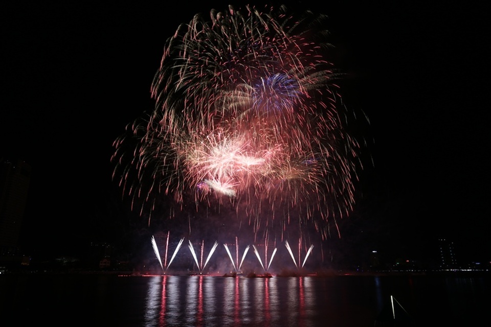 Anh, Úc, Ý sẽ cùng tranh ngôi quán quân pháo hoa ở Đà Nẵng - 6 Màn trình diễn pháo hoa của đội Úc