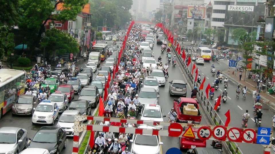 Hà Nội công bố 6 đơn vị tranh giải cuộc thi giảm ùn tắc - 1 Hà Nội đang nghiên cứu các giải pháp giảm ùn tắc giao thông