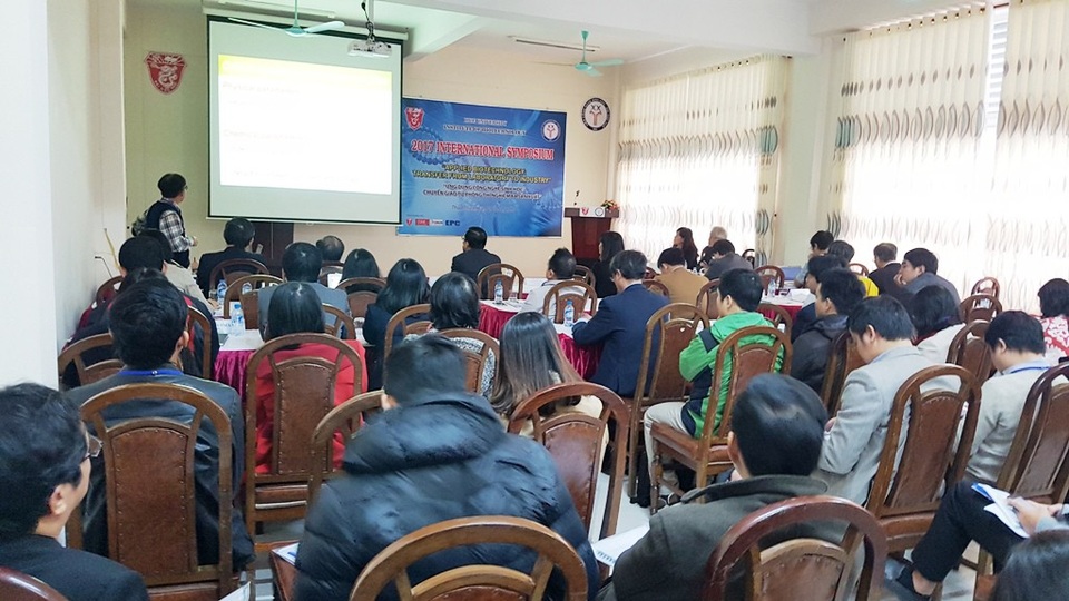 Chuyển giao công nghệ sinh học từ phòng thí nghiệm ra sản xuất - 1
Đông đảo các đại biểu trong và ngoài nước về tham dự Hội thảo quốc tế “Ứng dụng Công nghệ sinh học: Chuyển giao từ phòng thí nghiệm ra sản xuất”