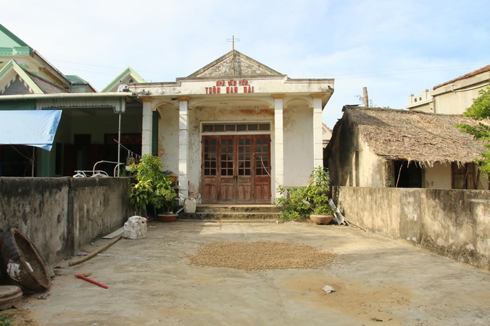 Hơn 600 nhà văn hóa bị bỏ hoang, chờ được "giải cứu" - 3 Toàn tỉnh Hà Tĩnh có hơn 600 nhà văn hóa thôn bị bỏ hoang như thế này cần được giải cứu phục vụ phát triển kinh tế, xã hội địa phương.