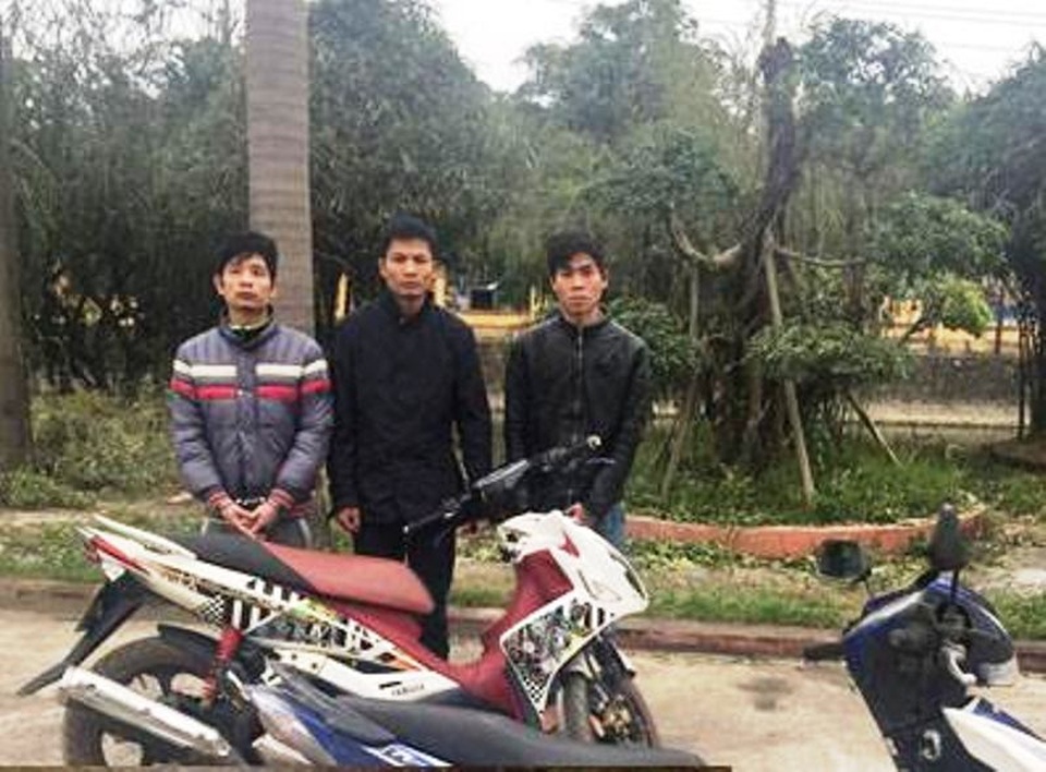 Nhiều nữ công nhân liên tục bị cướp trên đường về - 2 Các đối tượng và tang vật vụ án