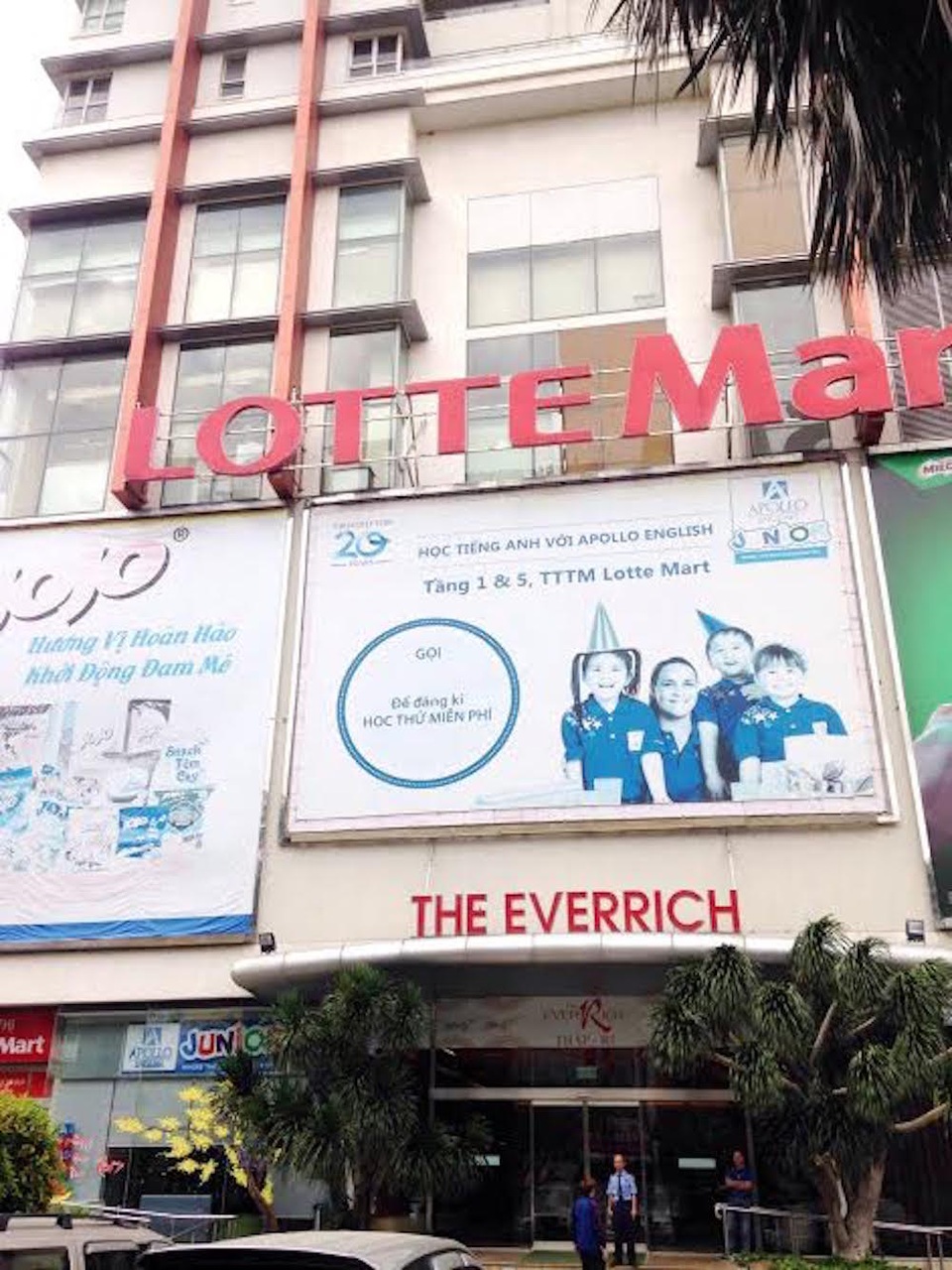 350 hộ dân chung cư The Everrich 1 đệ đơn “cầu cứu” Bí thư Thăng - 2
Công ty Phát Đạt cho rằng đây đơn thuần chỉ là hiểu lầm giữa cư dân và Công ty Phát Đạt tại Tòa nhà The Everrich 1