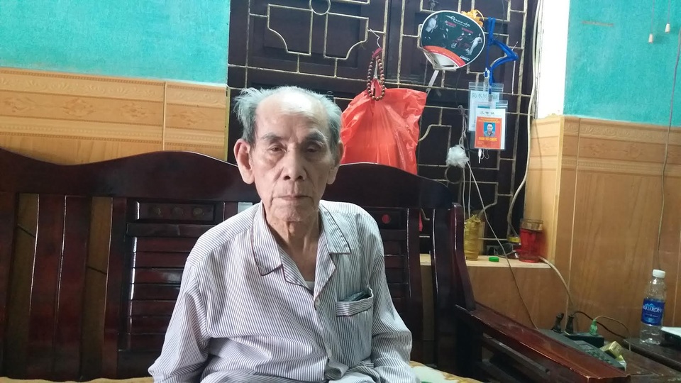 Trâu chọi Đồ Sơn húc chết chủ: Lấy mẫu 31 trâu để giám định chất kích thích - 2 Ông Đinh Đắc Xề, bậc cao niên nhiều năm có trâu tham gia thi đấu khẳng định, gia đình ông tuyệt đối không sử dụng thuốc kích thích cho trâu