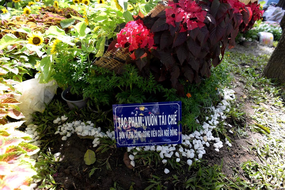 Những tác phẩm của các đơn vị bên trong hội hoa xuân đã hoàn thành.