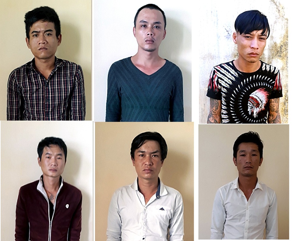 Bắt băng thu tiền bảo kê vườn cao su thanh lý - 1
Các đối tượng cưỡng đoạt tài sản tại cơ quan công an